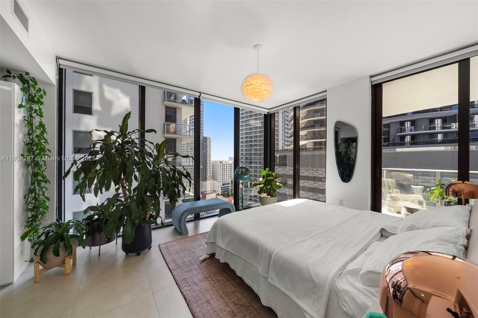 image 1010 Brickell Condo16