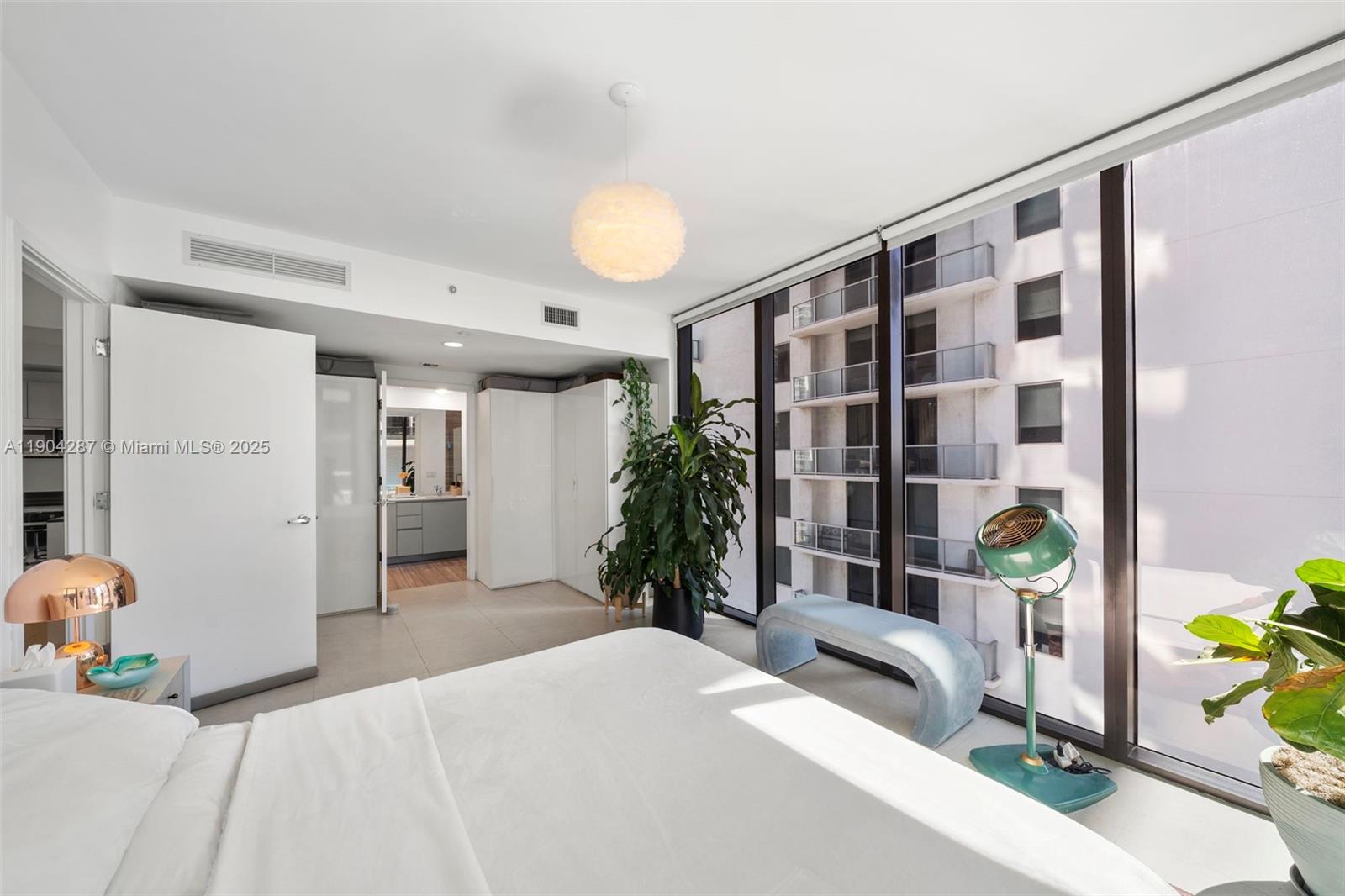 image 1010 Brickell Condo19