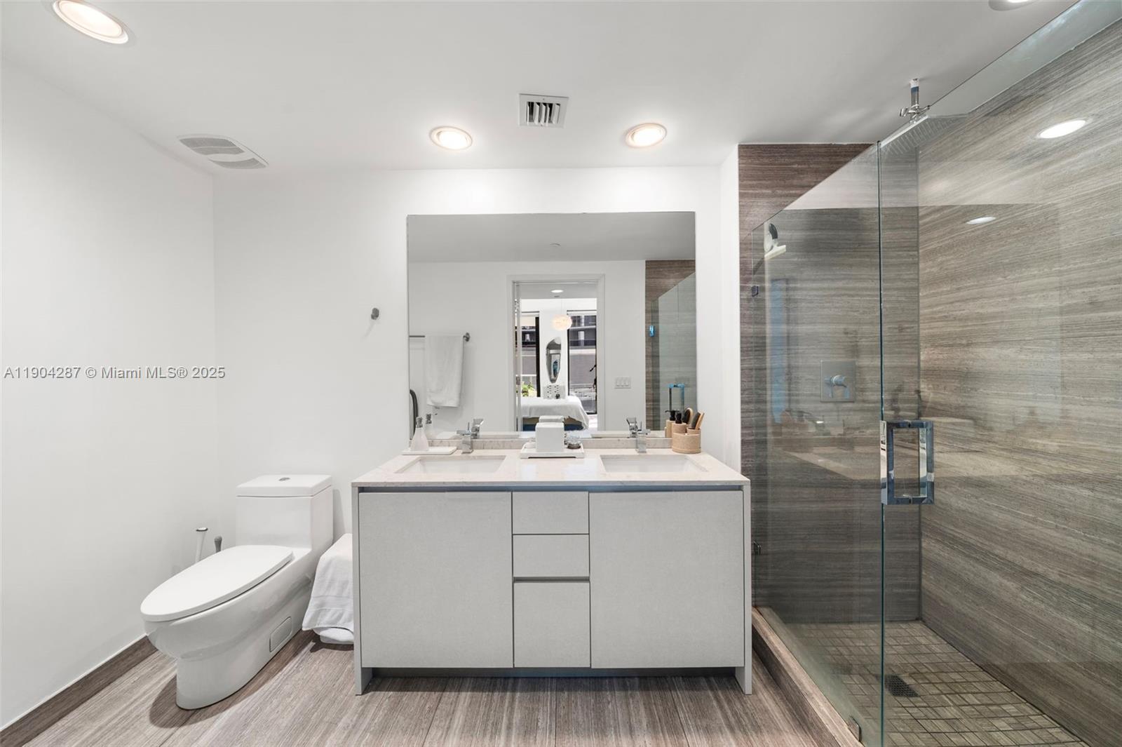 image 1010 Brickell Condo21