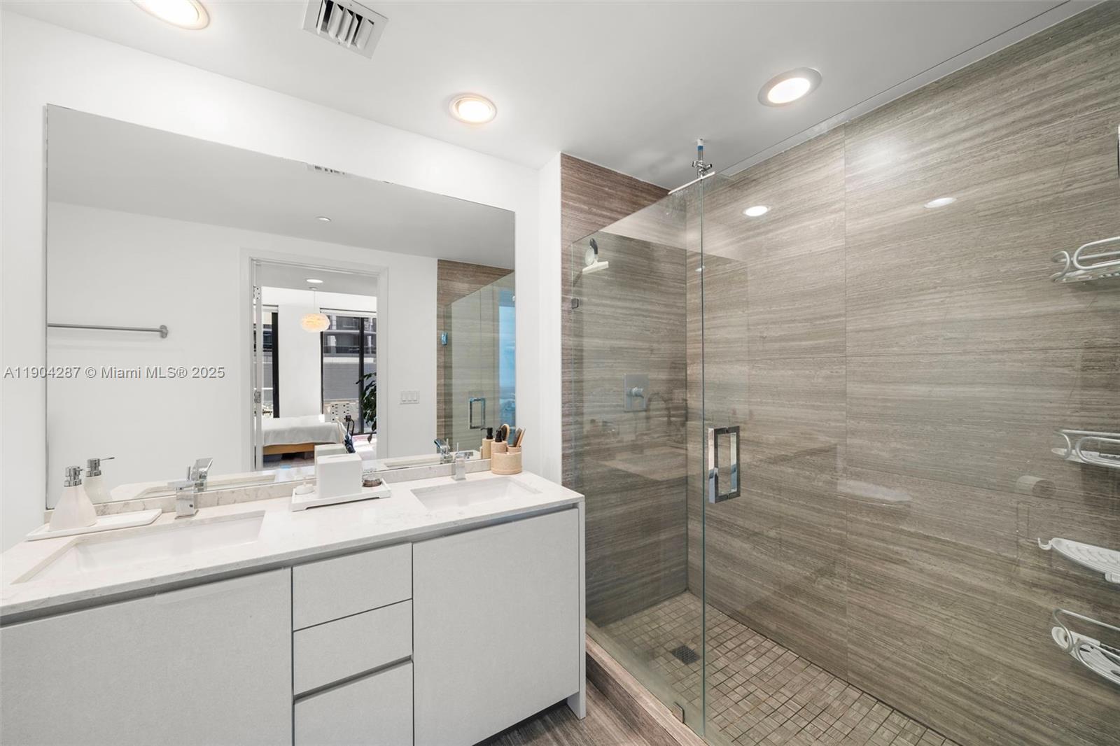 image 1010 Brickell Condo22