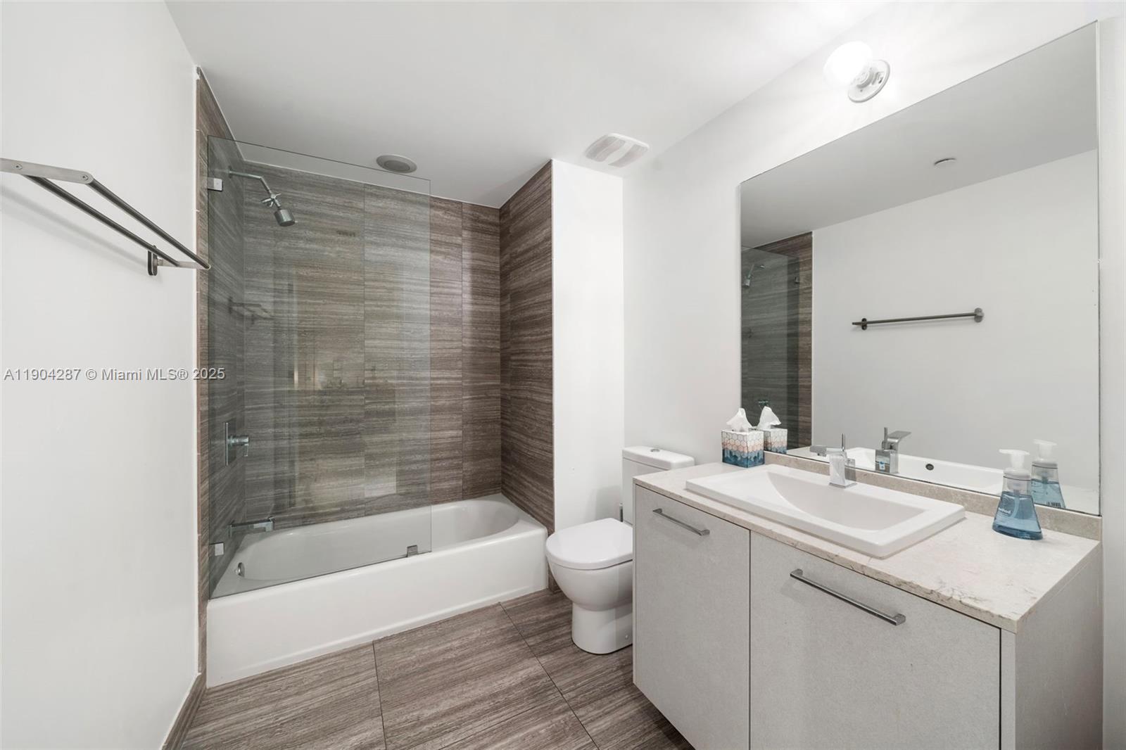 image 1010 Brickell Condo27