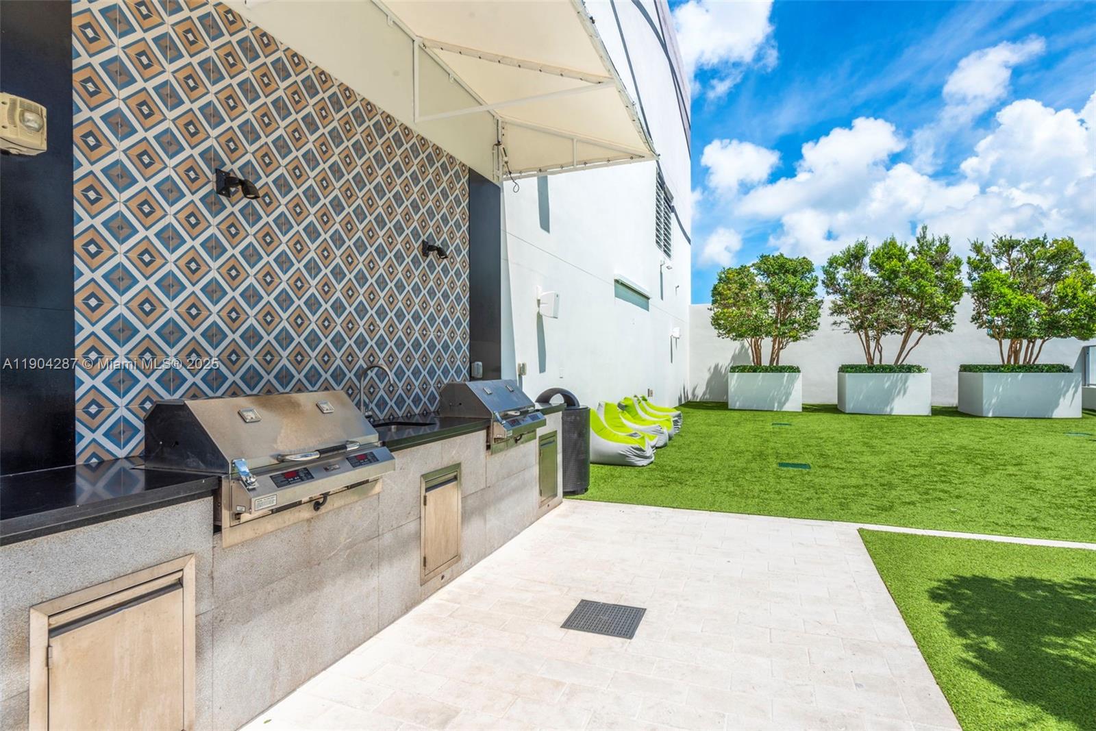 image 1010 Brickell Condo30