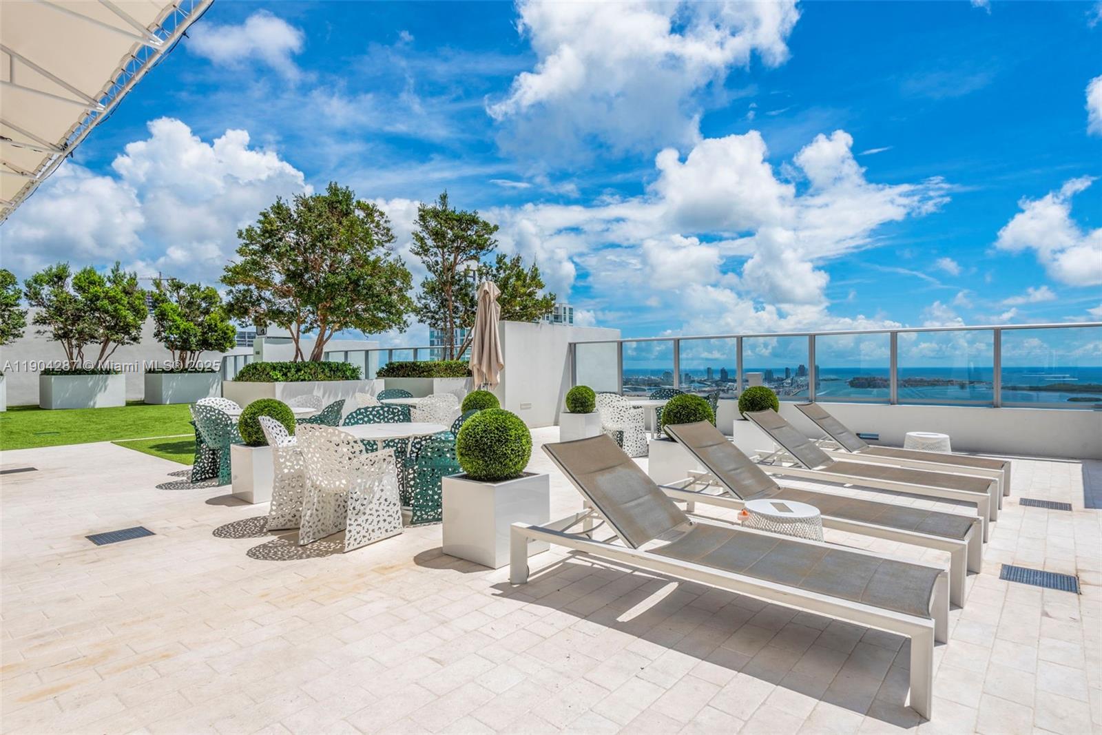 image 1010 Brickell Condo31