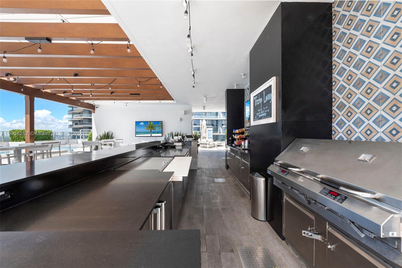 image 1010 Brickell Condo32