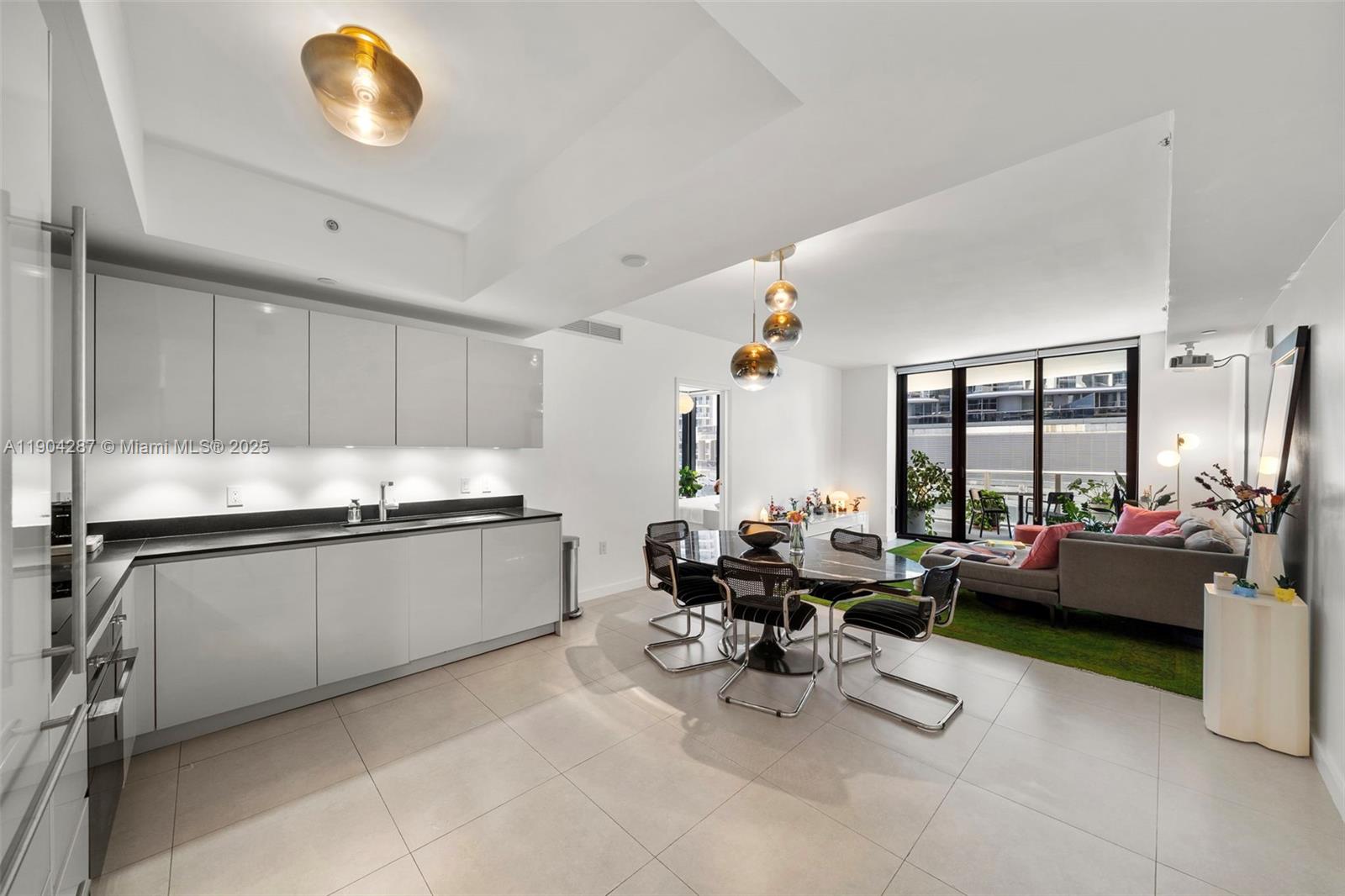 image 1010 Brickell Condo4