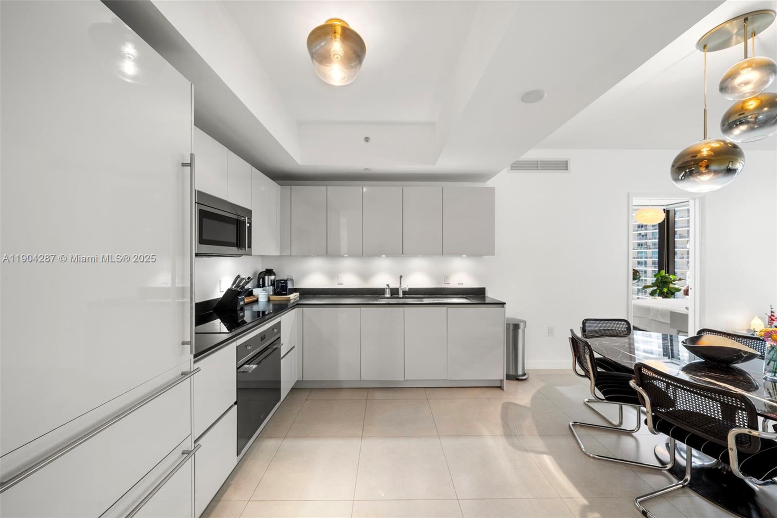 image 1010 Brickell Condo5