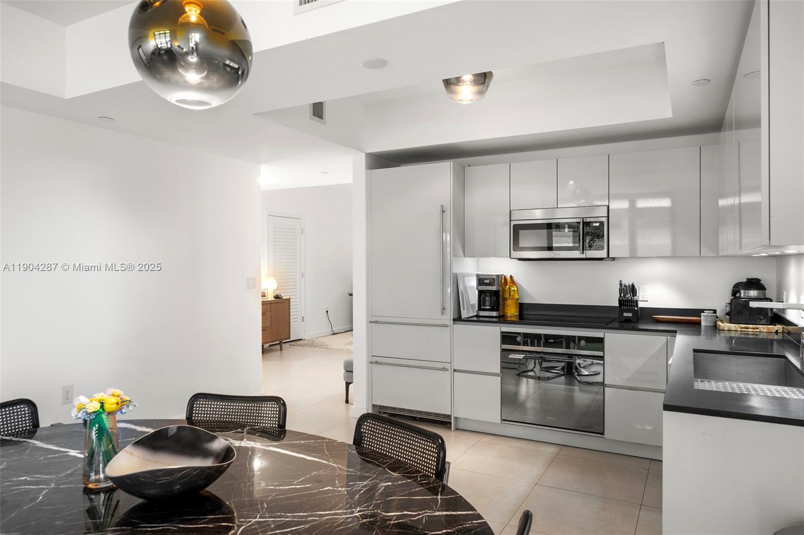 image 1010 Brickell Condo6