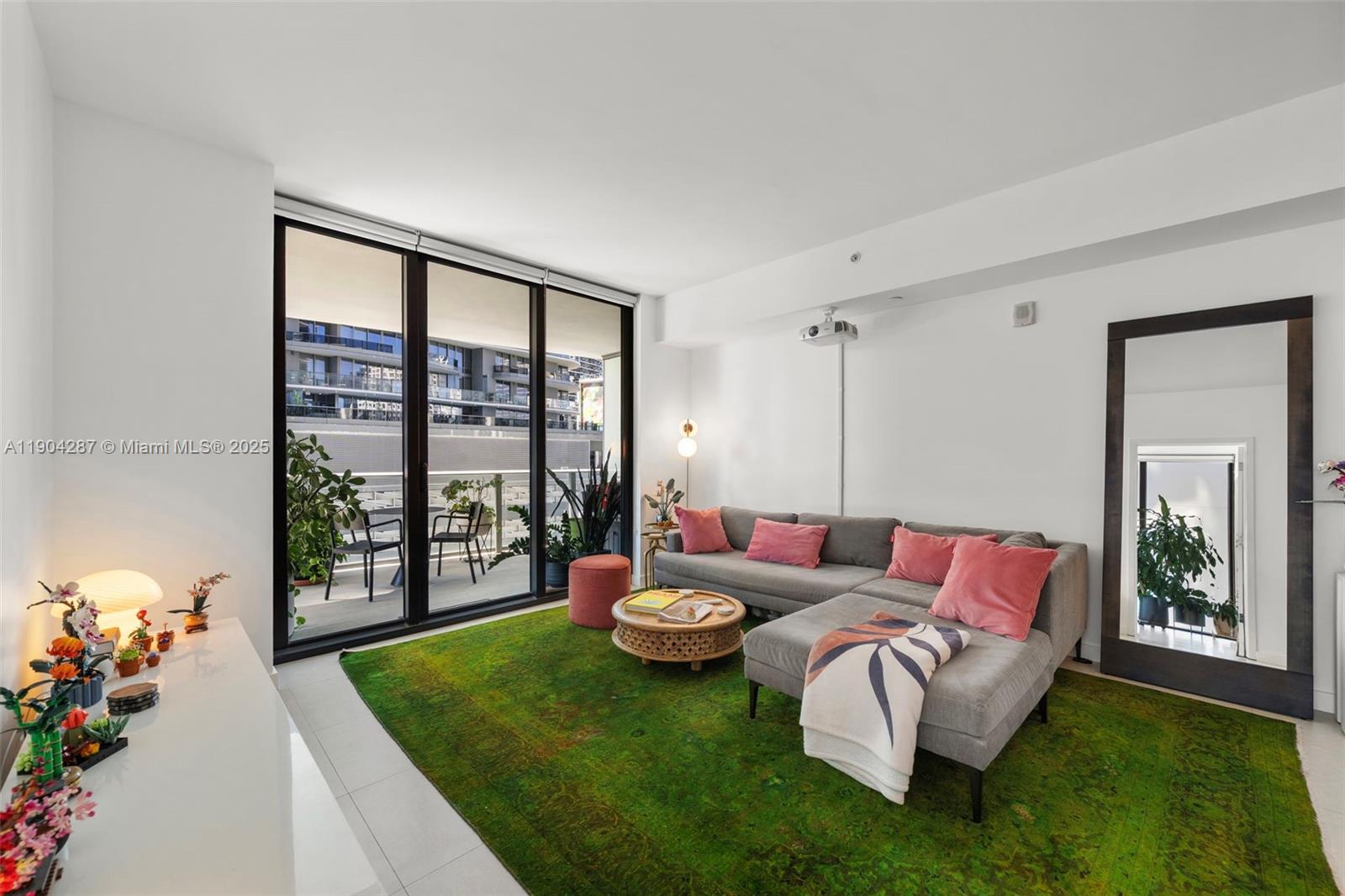 image 1010 Brickell Condo8