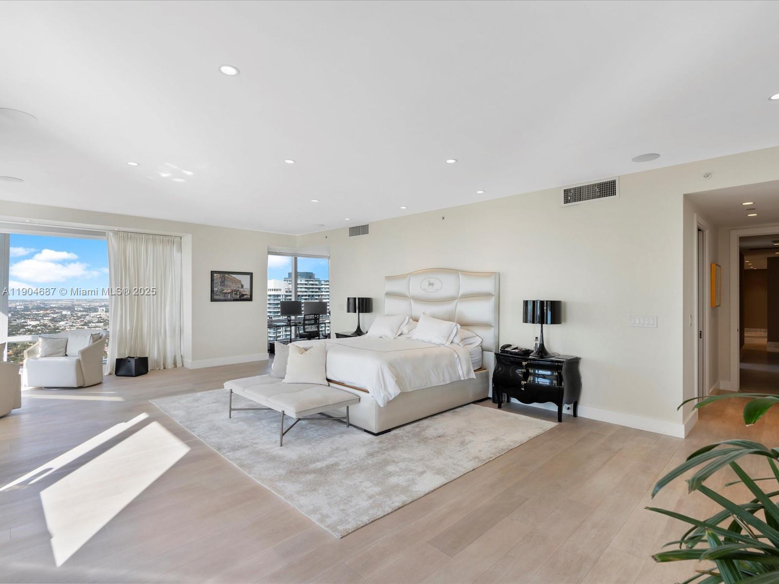 1425 Brickell Ave #52BC Miami, FL 33131