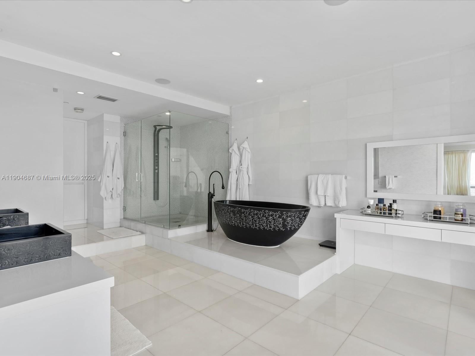 1425 Brickell Ave #52BC Miami, FL 33131