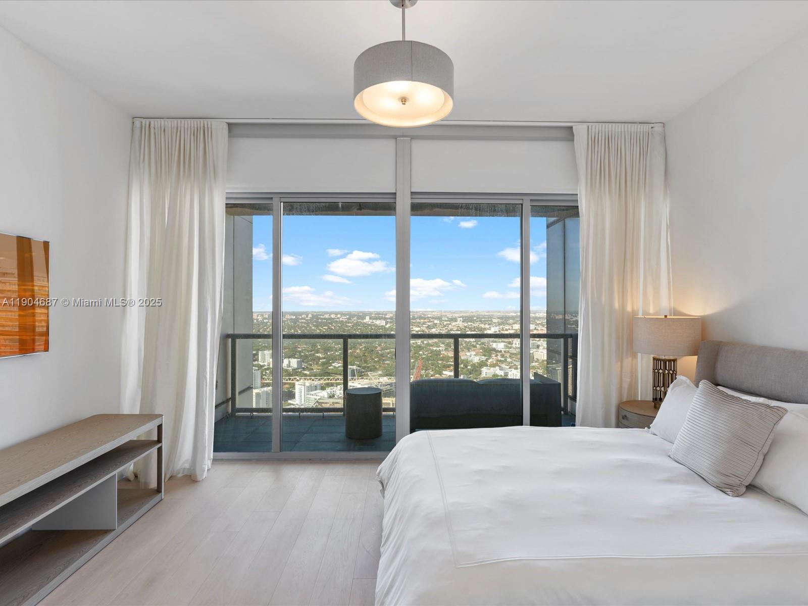 1425 Brickell Ave #52BC Miami, FL 33131