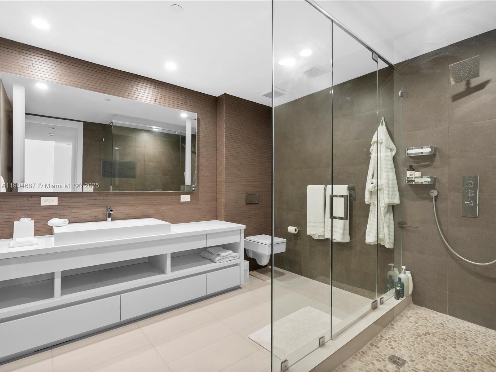 1425 Brickell Ave #52BC Miami, FL 33131