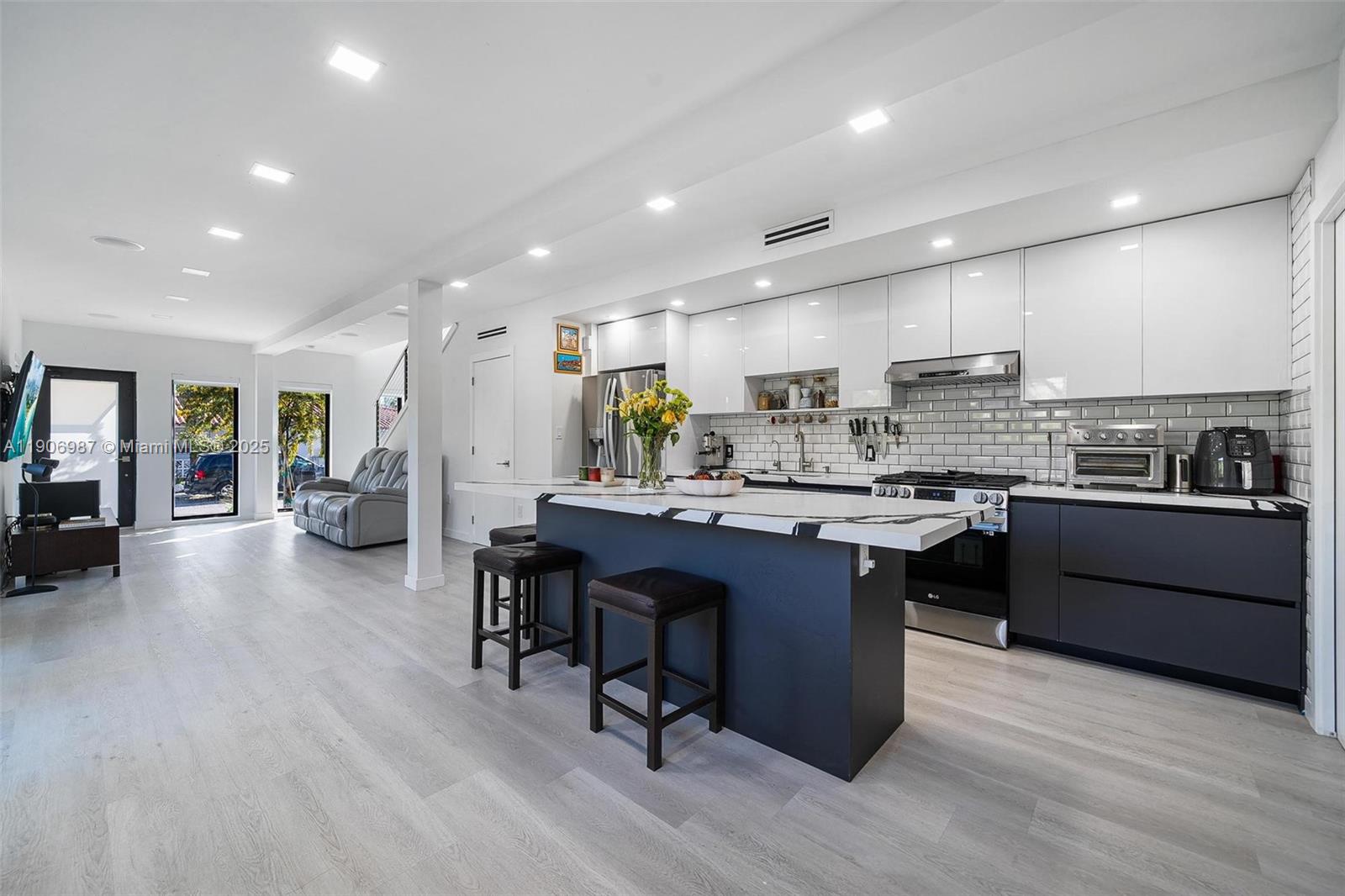 2692 SW 31st Ave Miami, FL 33133