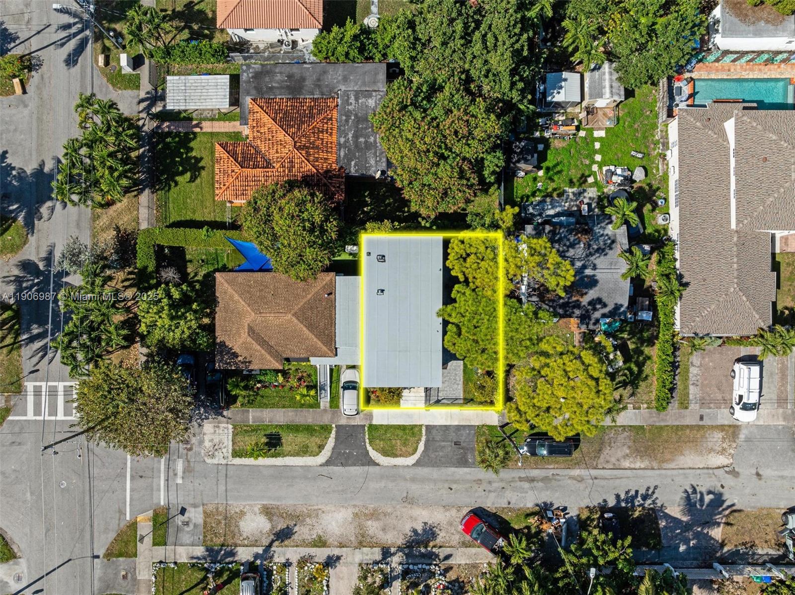 2692 SW 31st Ave Miami, FL 33133