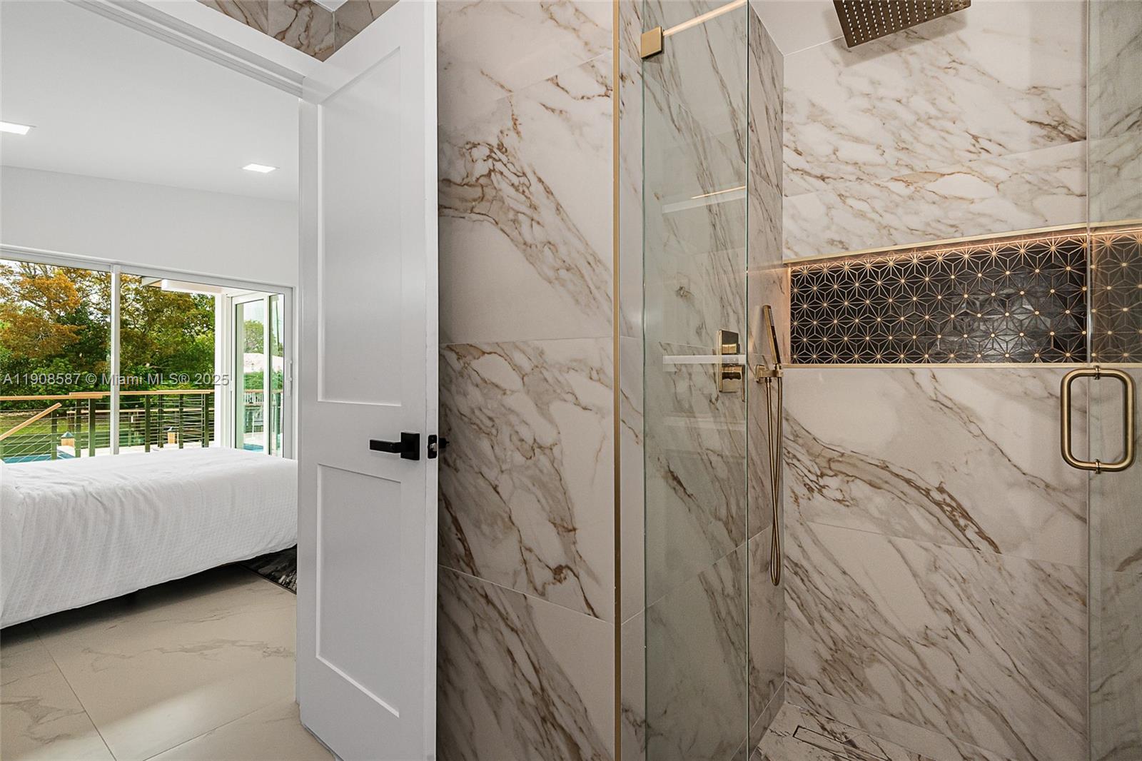 2436 2436th Okeechobee Ln Fort Lauderdale, FL 33317