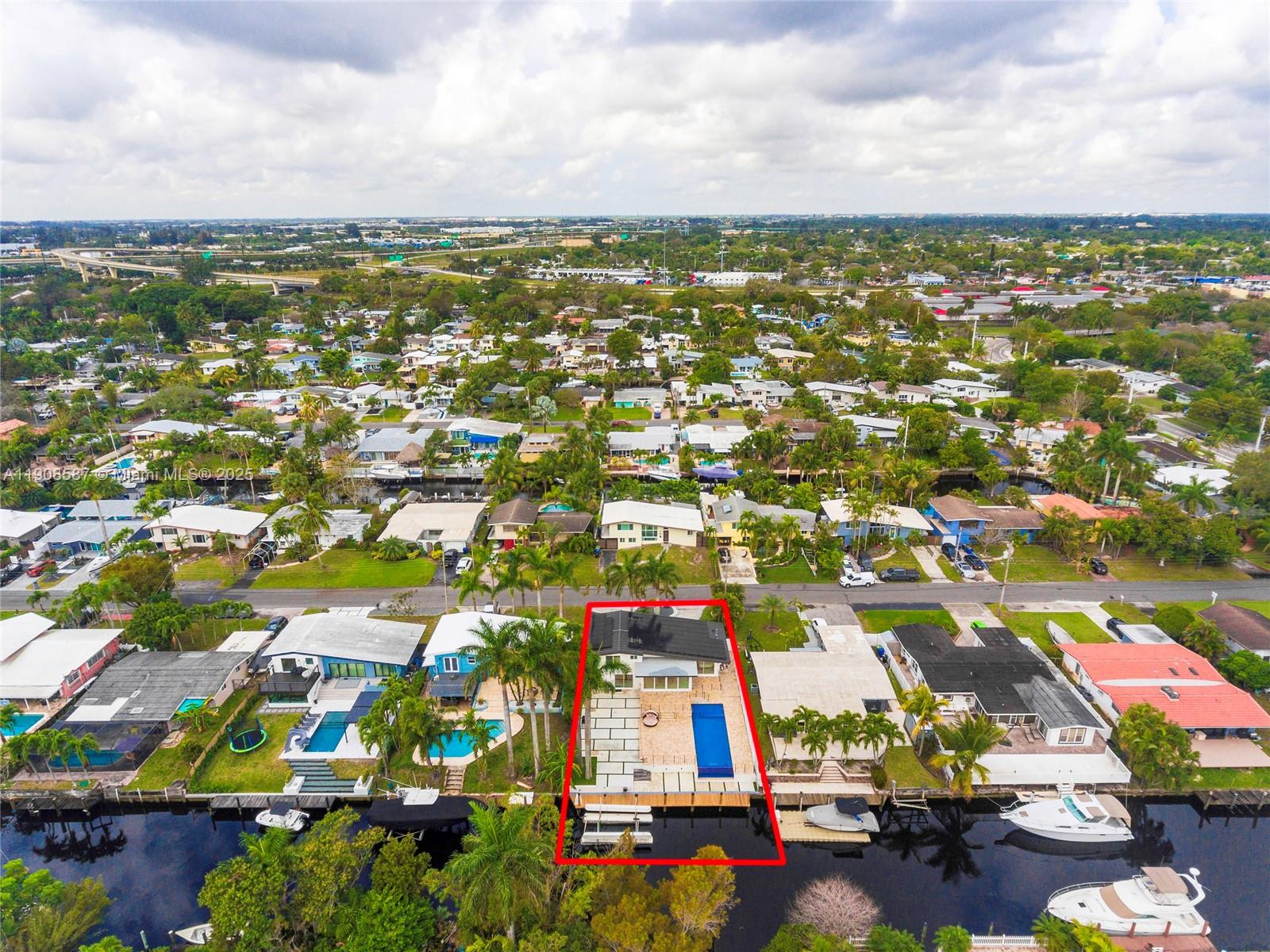2436 2436th Okeechobee Ln Fort Lauderdale, FL 33317