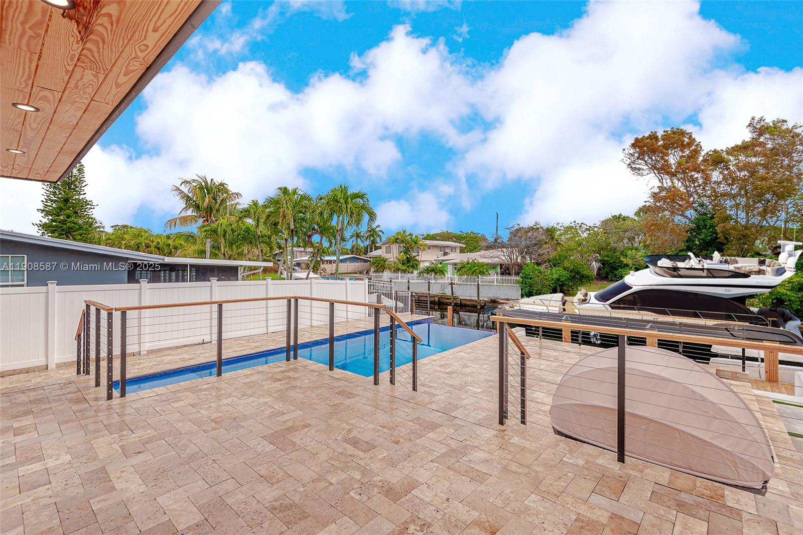 2436 2436th Okeechobee Ln Fort Lauderdale, FL 33317