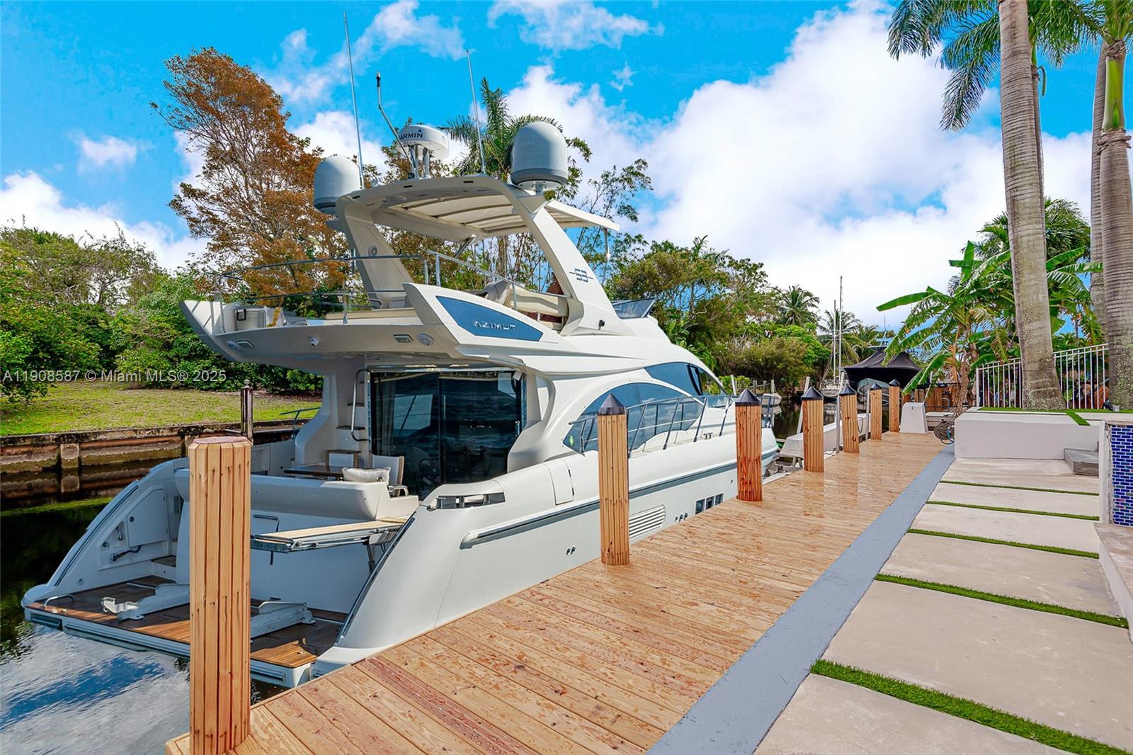 2436 2436th Okeechobee Ln Fort Lauderdale, FL 33317