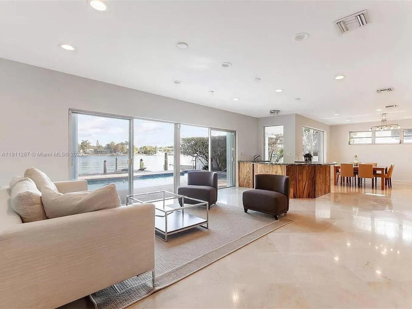 565 N Shore Dr Miami Beach, FL 33141