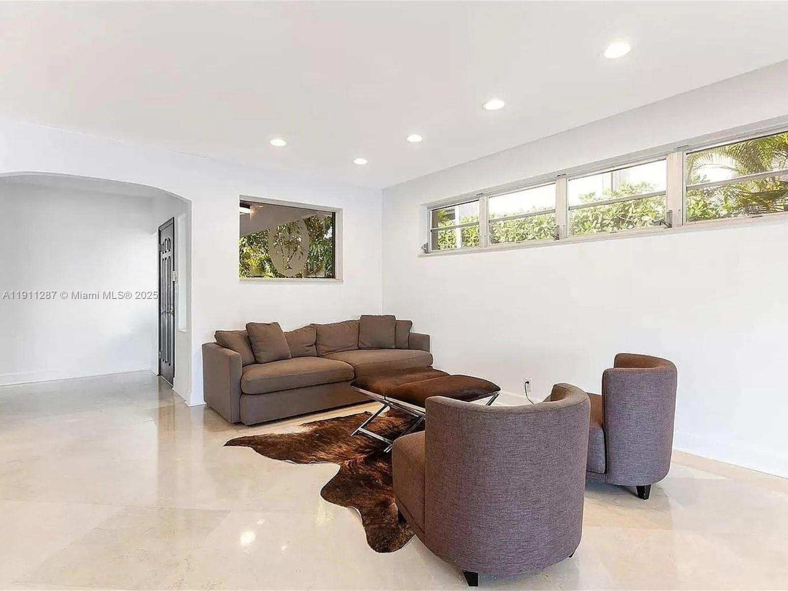 565 N Shore Dr Miami Beach, FL 33141