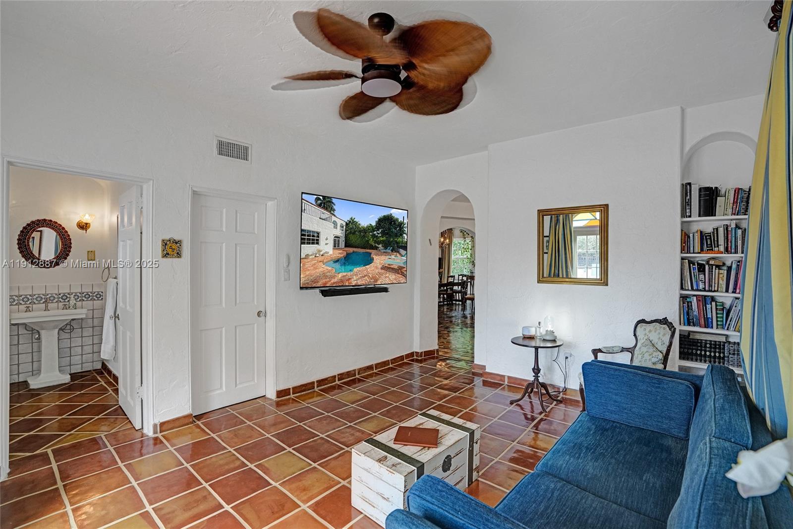 5252 La Gorce Dr Miami Beach, FL 33140