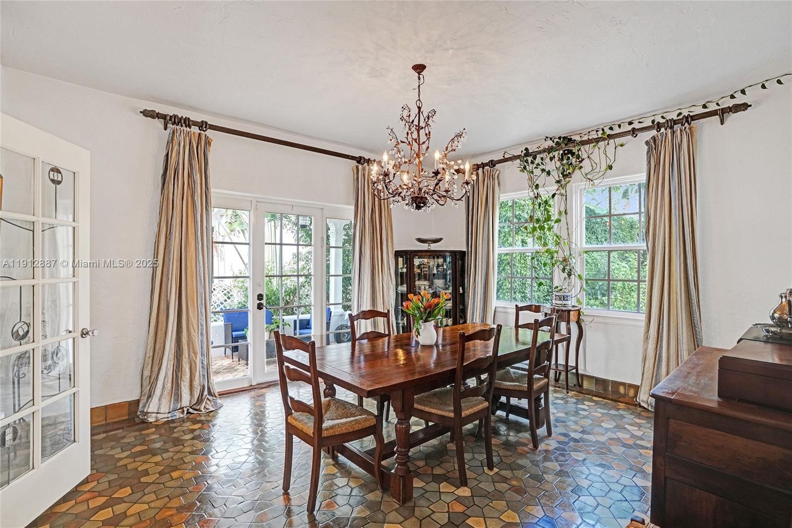 5252 La Gorce Dr Miami Beach, FL 33140