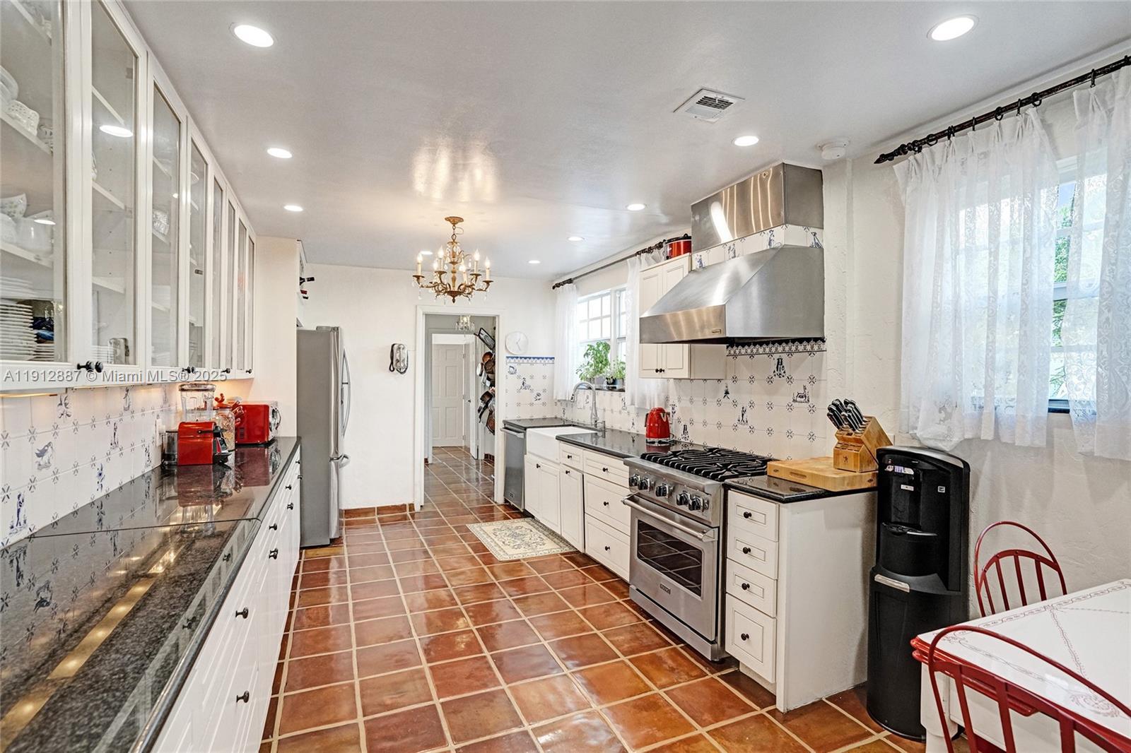 5252 La Gorce Dr Miami Beach, FL 33140