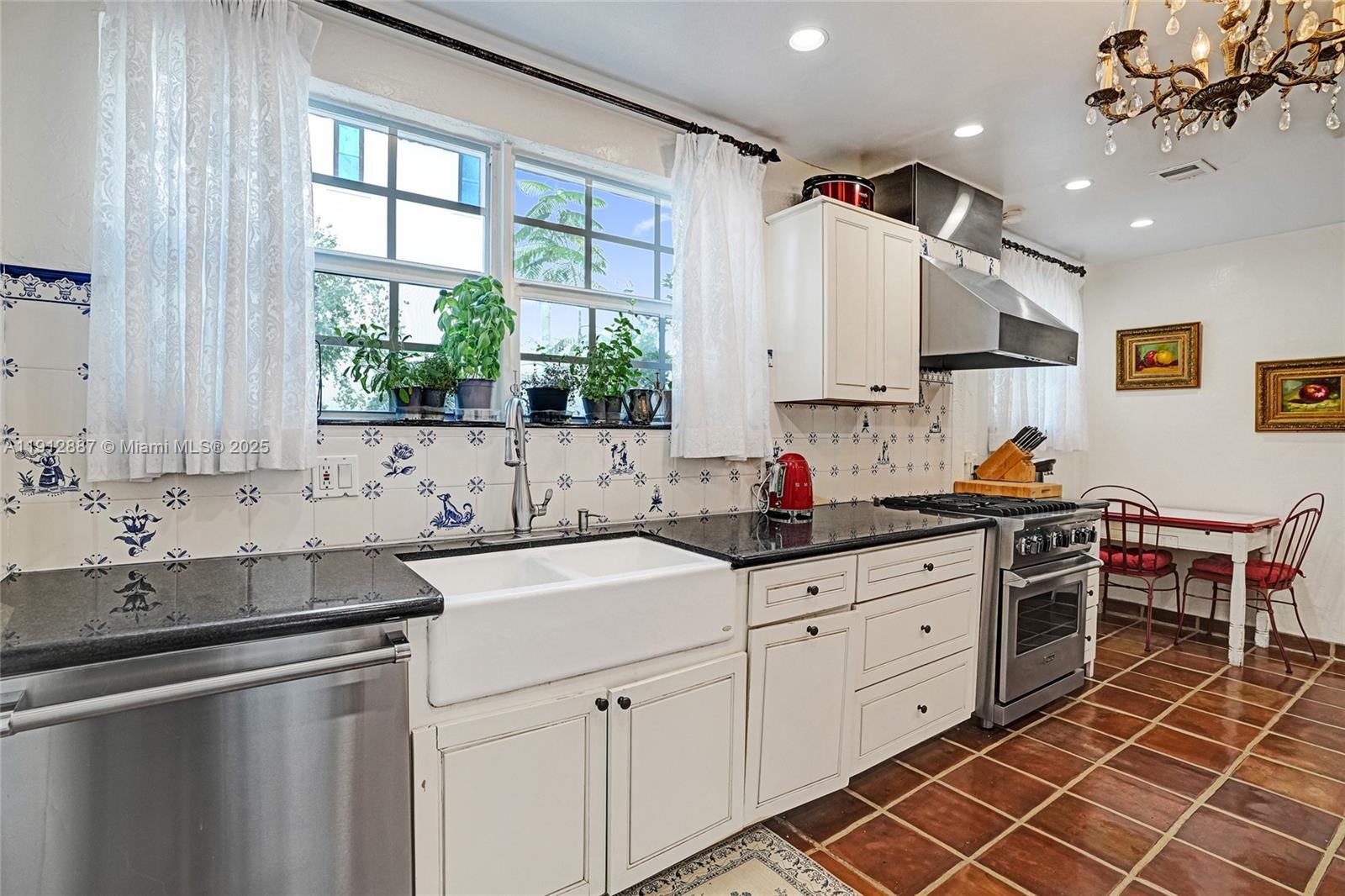 5252 La Gorce Dr Miami Beach, FL 33140