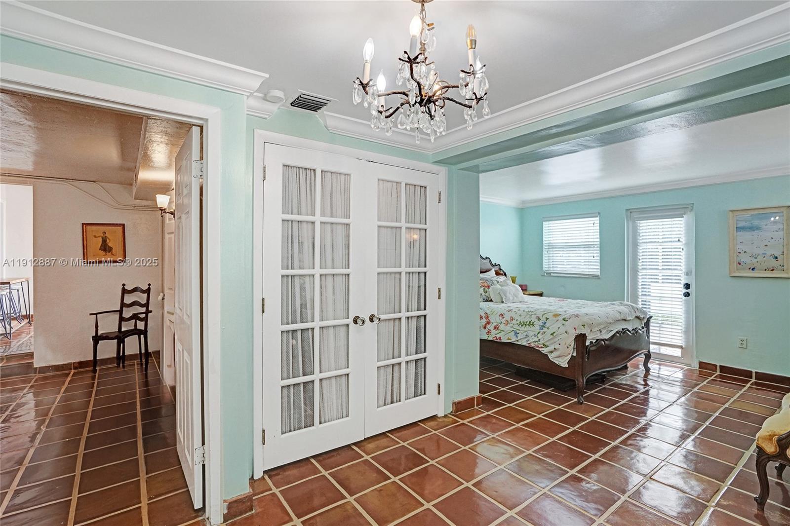 5252 La Gorce Dr Miami Beach, FL 33140