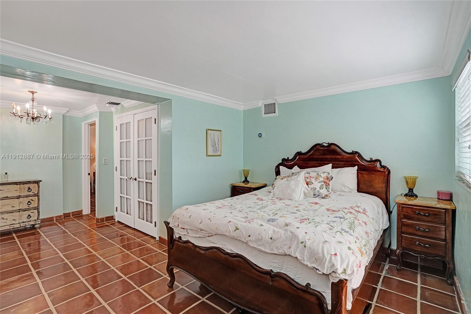 5252 La Gorce Dr Miami Beach, FL 33140