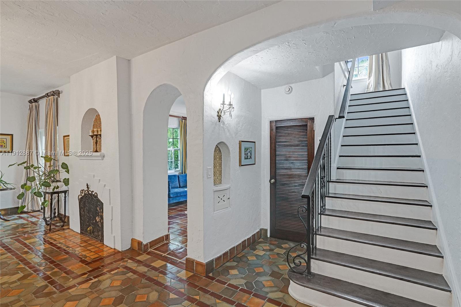 5252 La Gorce Dr Miami Beach, FL 33140