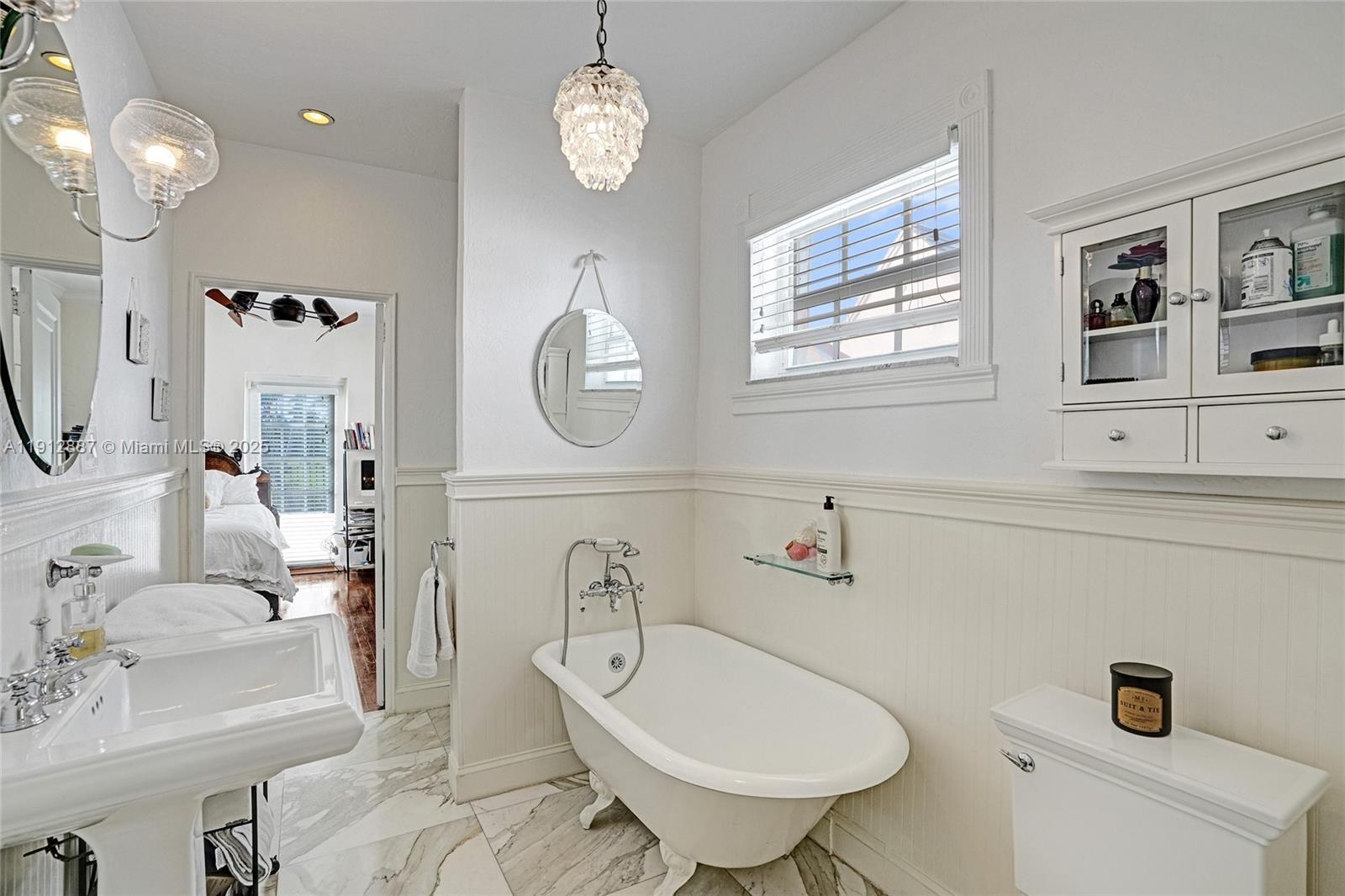 5252 La Gorce Dr Miami Beach, FL 33140