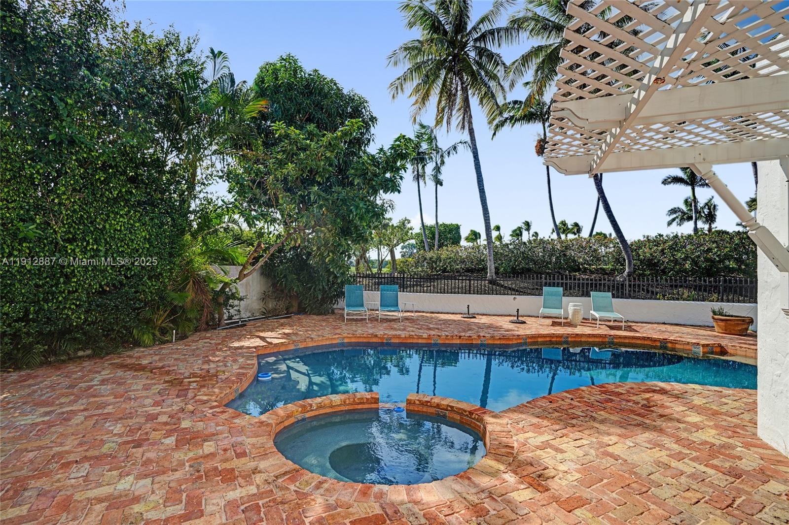 5252 La Gorce Dr Miami Beach, FL 33140