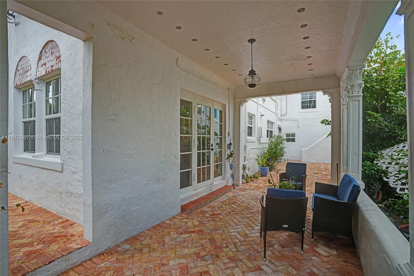 5252 La Gorce Dr Miami Beach, FL 33140