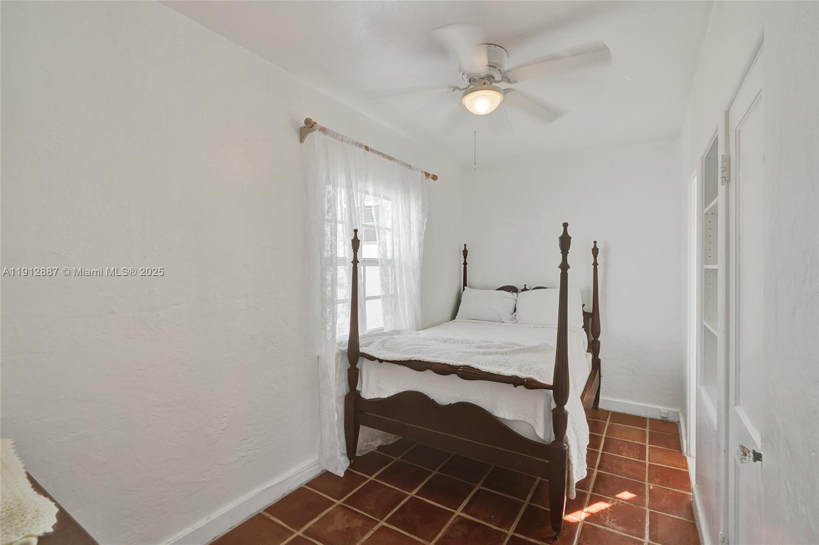 5252 La Gorce Dr Miami Beach, FL 33140