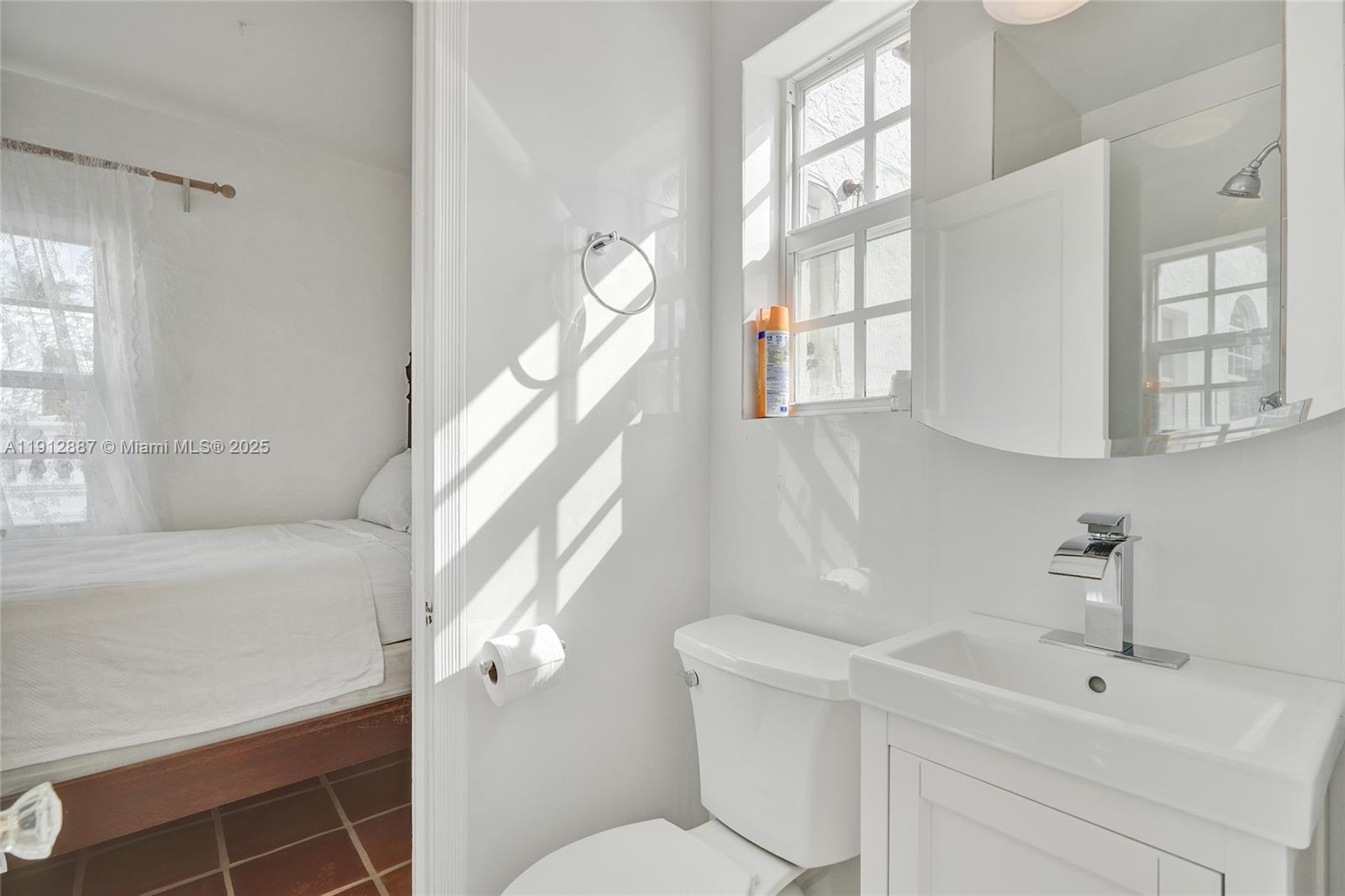 5252 La Gorce Dr Miami Beach, FL 33140