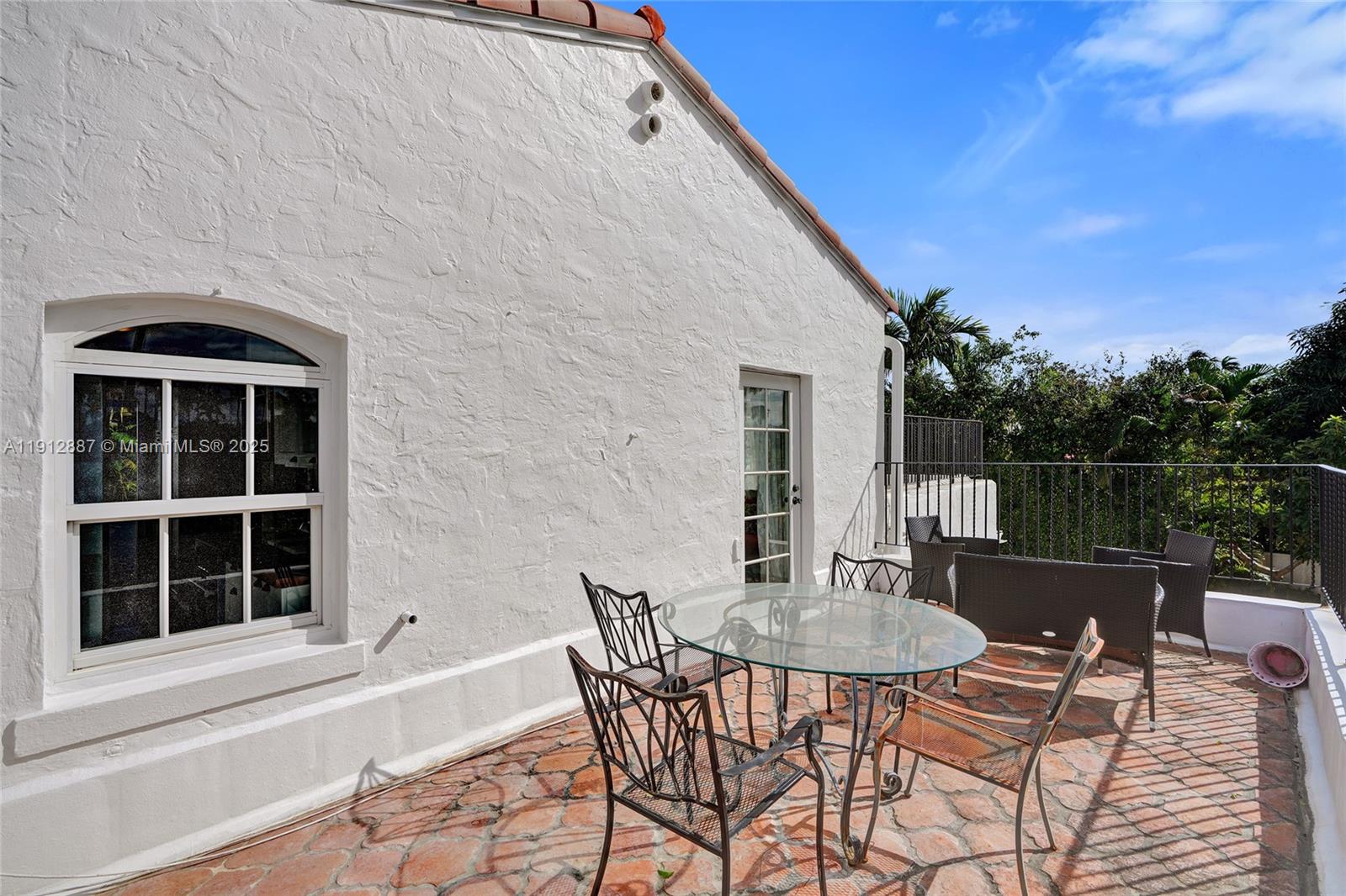 5252 La Gorce Dr Miami Beach, FL 33140