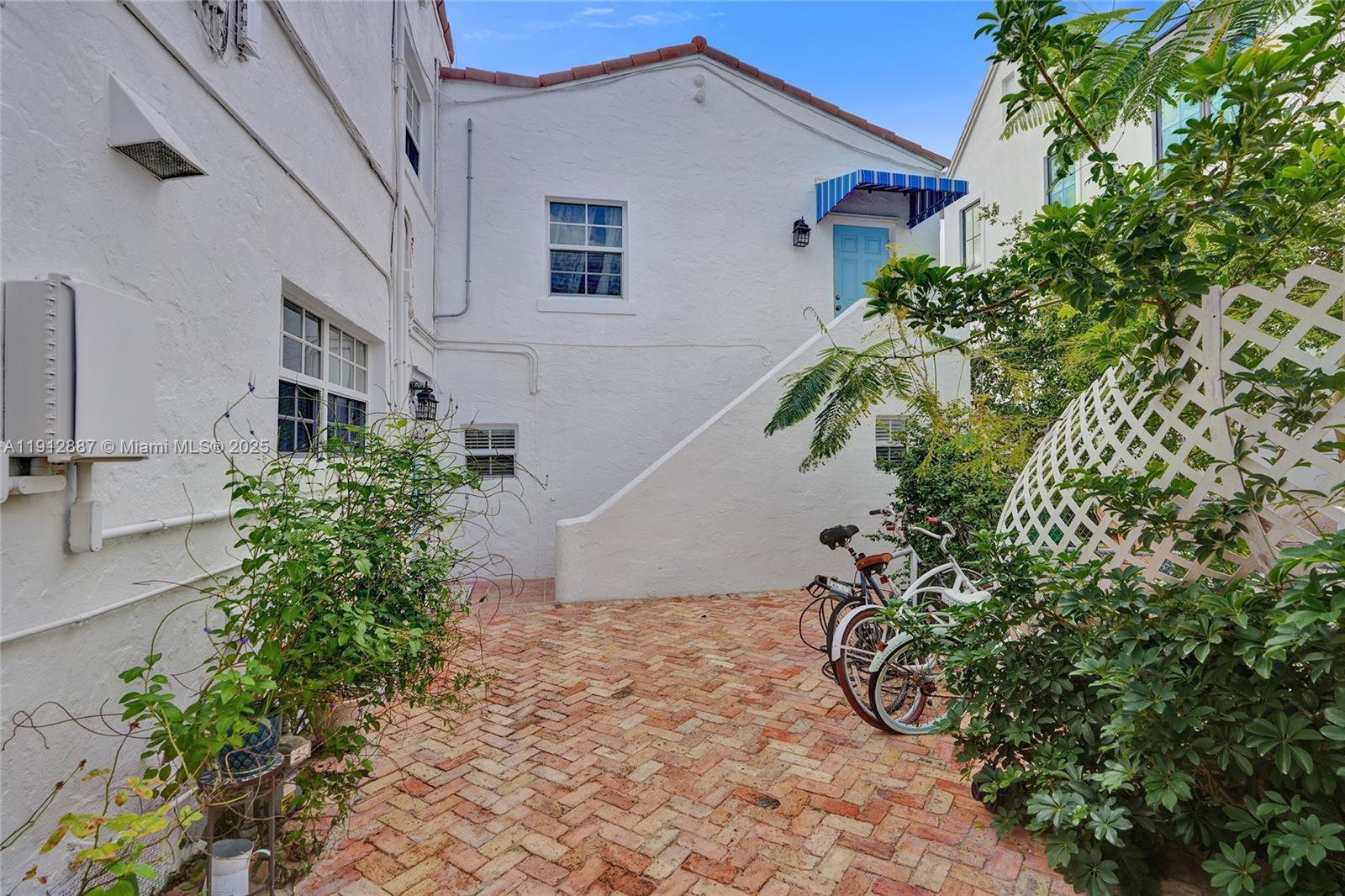 5252 La Gorce Dr Miami Beach, FL 33140