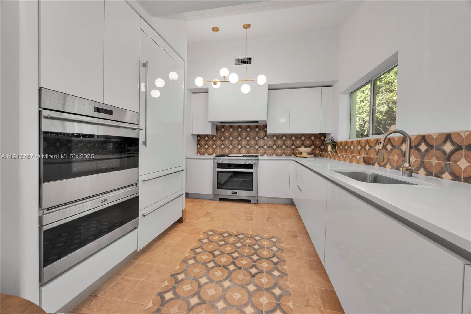 4484 Royal Palm Ave Miami Beach, FL 33140