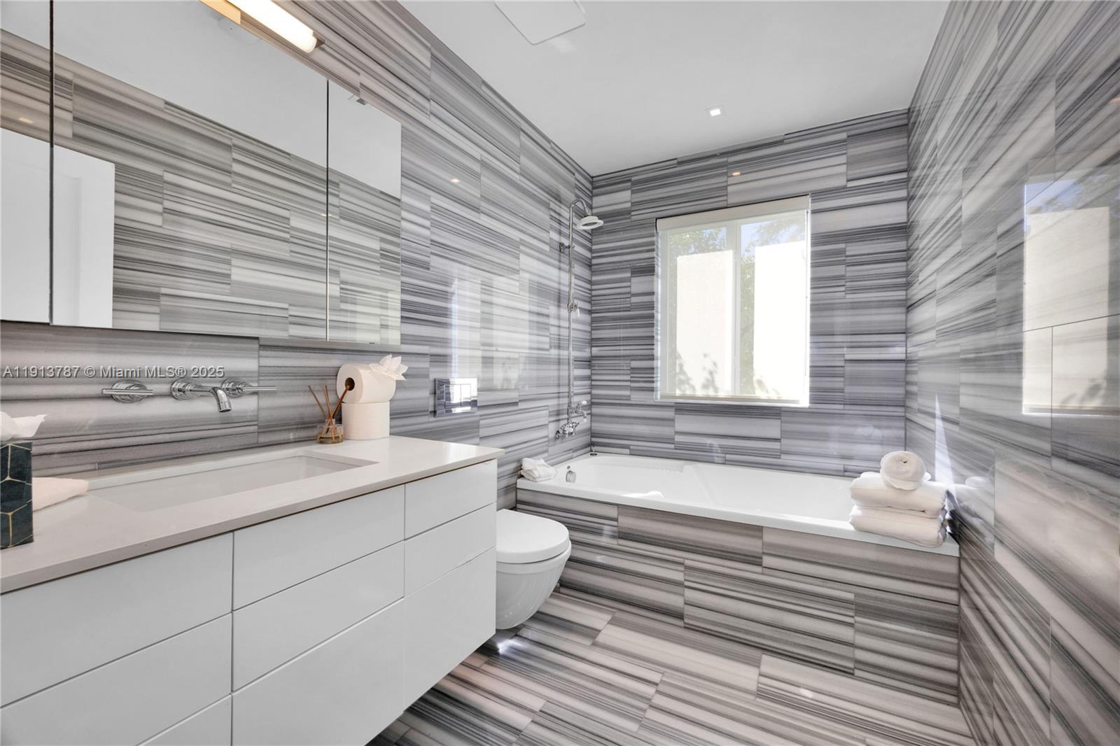 4484 Royal Palm Ave Miami Beach, FL 33140