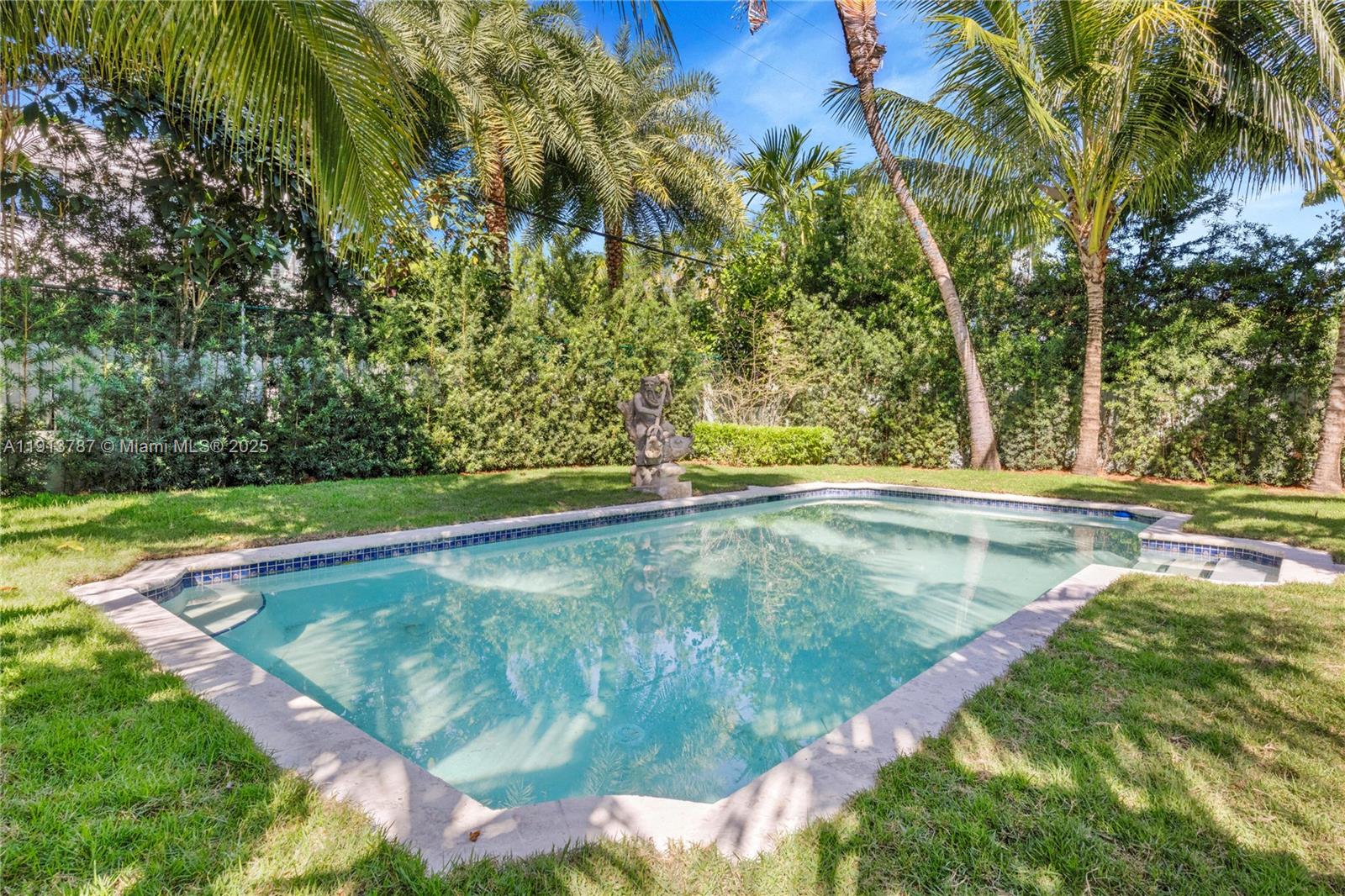 4484 Royal Palm Ave Miami Beach, FL 33140