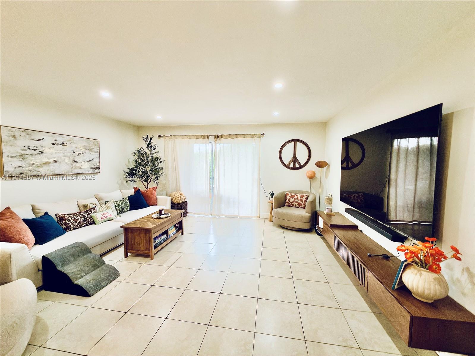 10373 N Kendall Dr #H6