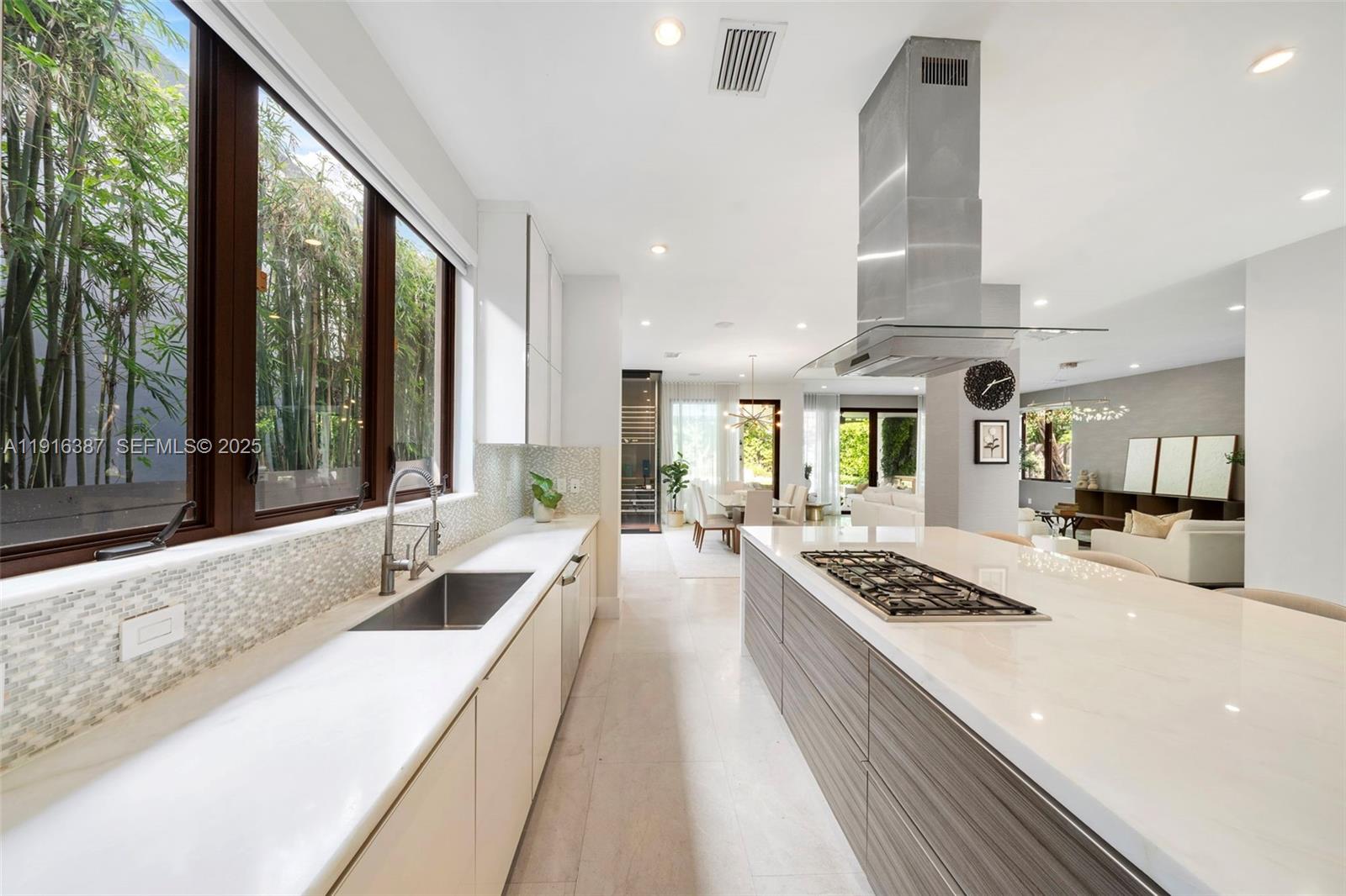 1621 S Bayshore Dr Miami, FL 33133