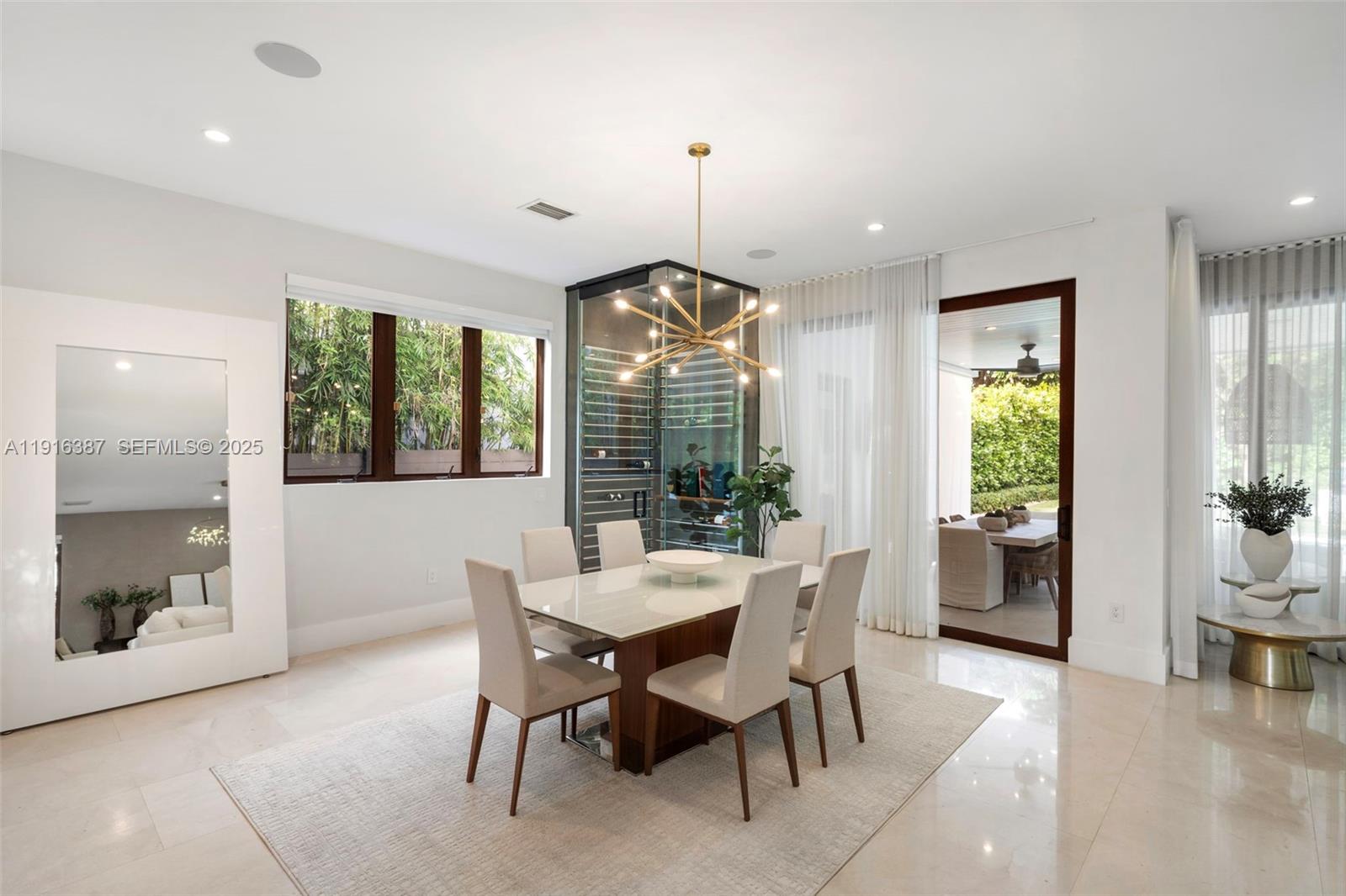 1621 S Bayshore Dr Miami, FL 33133