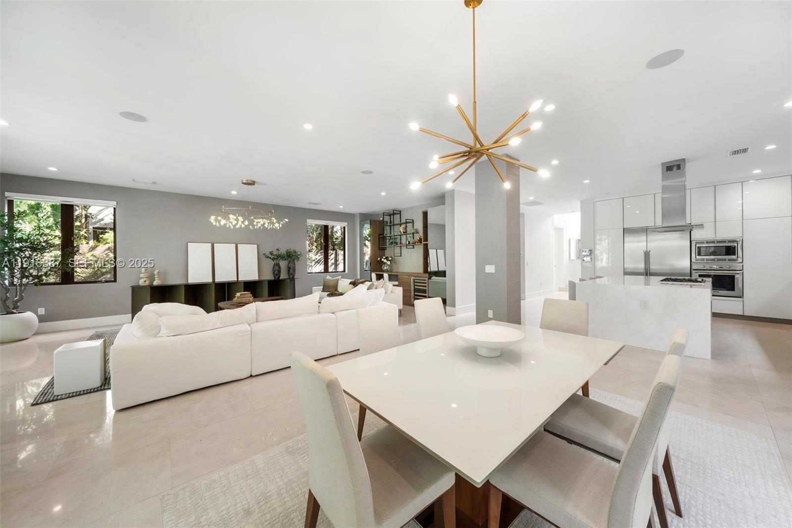 1621 S Bayshore Dr Miami, FL 33133