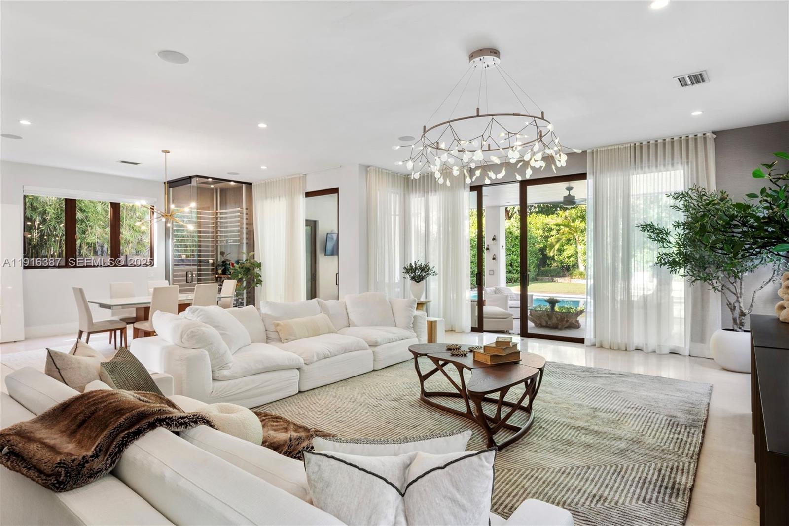 1621 S Bayshore Dr Miami, FL 33133