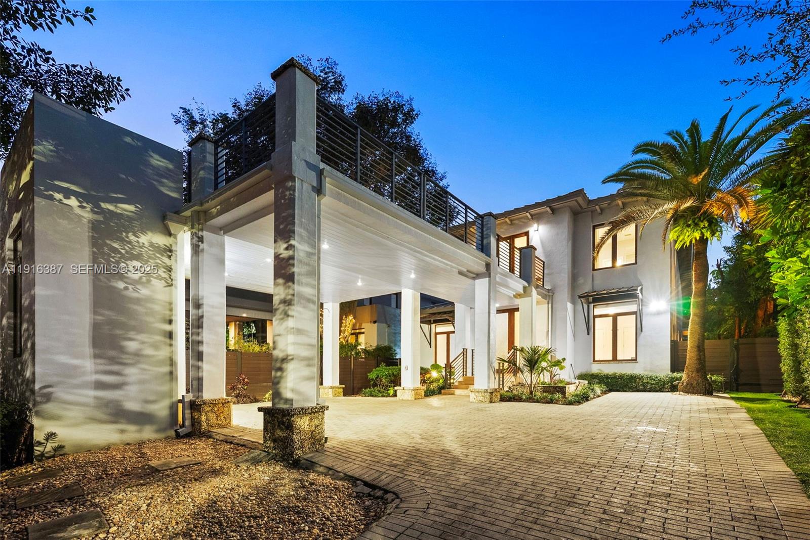 1621 S Bayshore Dr Miami, FL 33133