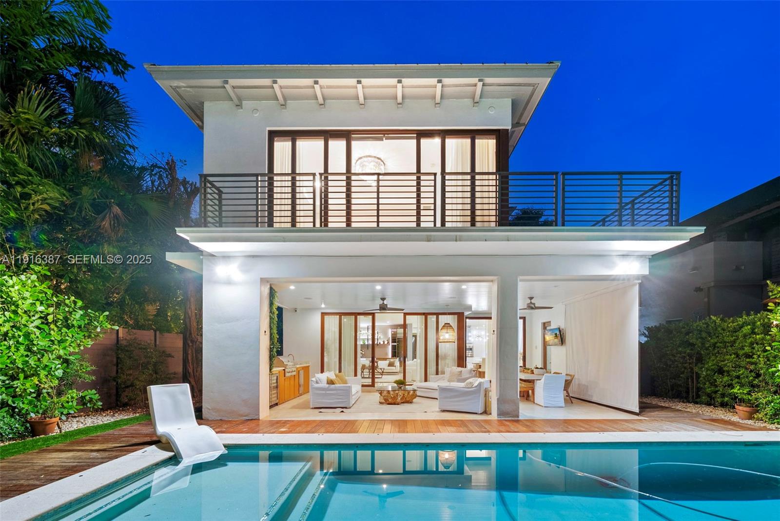 1621 S Bayshore Dr Miami, FL 33133