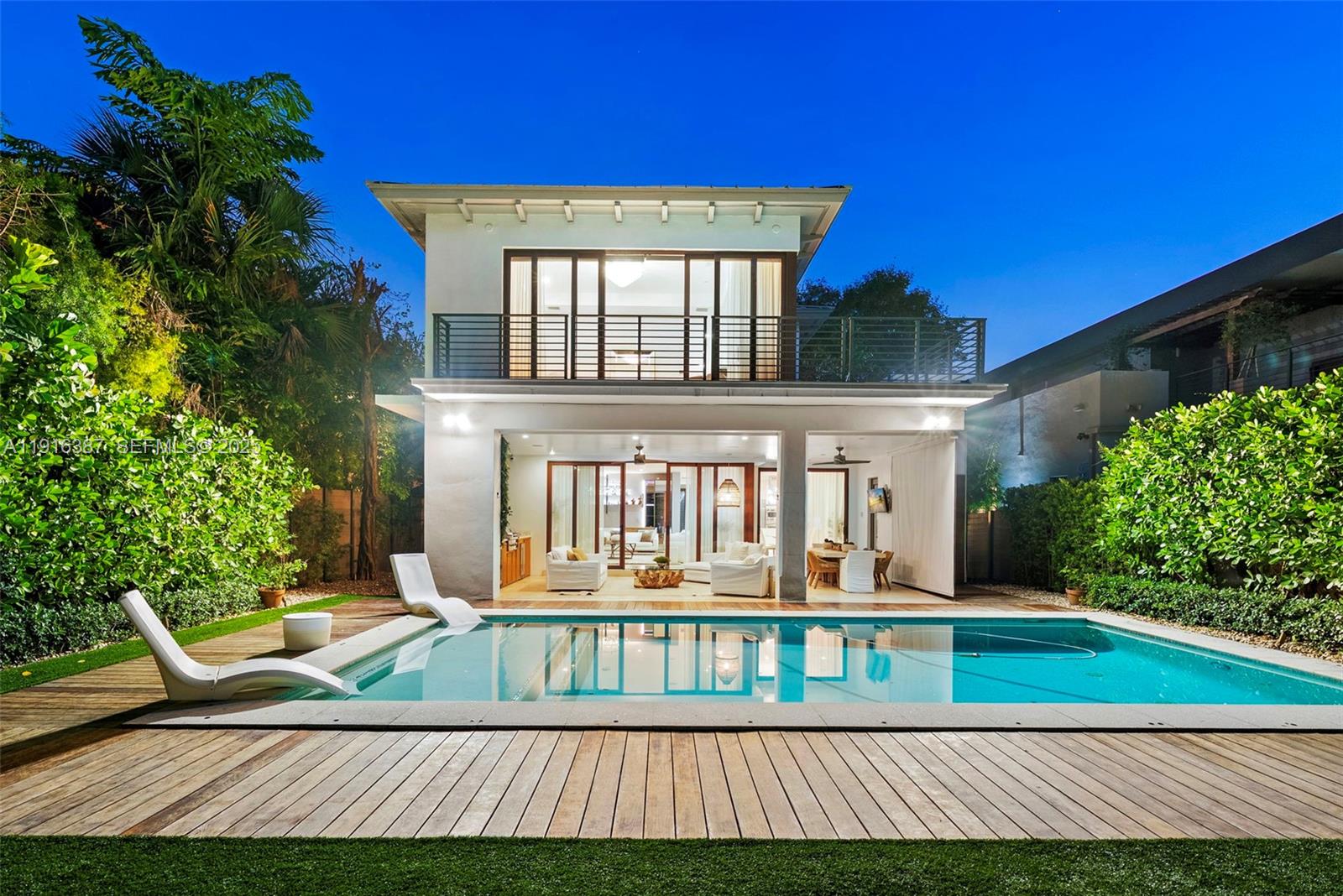 1621 S Bayshore Dr Miami, FL 33133