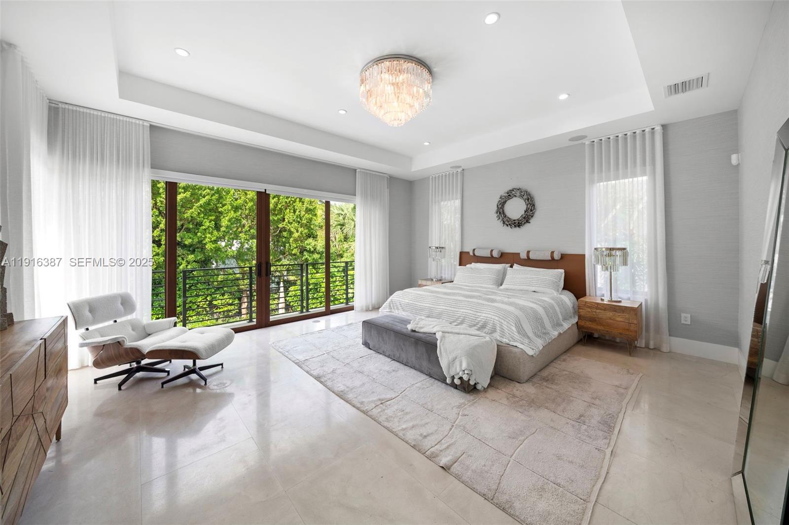 1621 S Bayshore Dr Miami, FL 33133